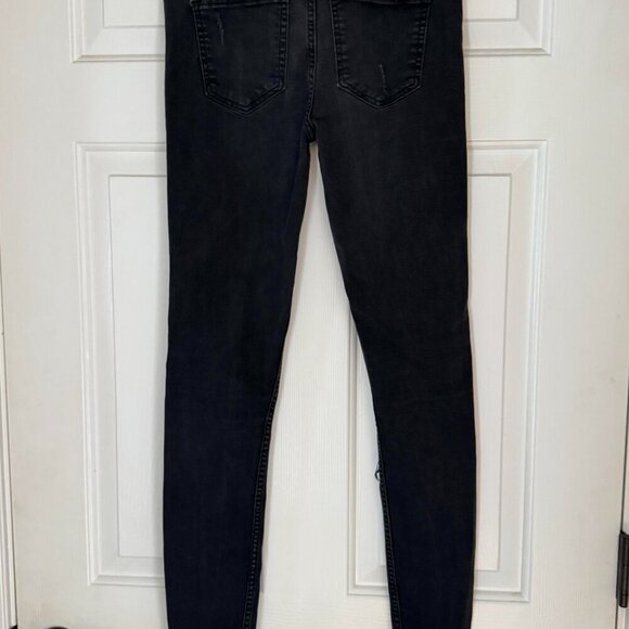 Free People Black Jeans with knee rip and frayed hem - Picture 4 of 7